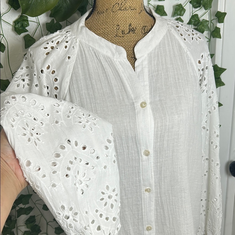 ARTELIER BY NICOLE MILLER White Eyelet Long Sleeve Blouse - Picture 3 of 5